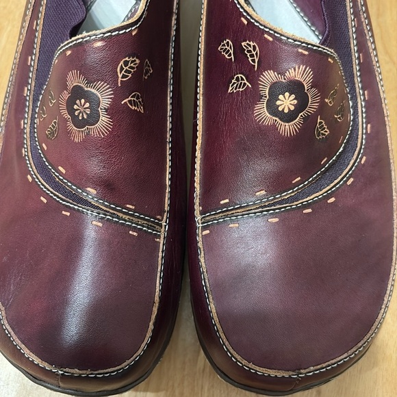 Spring Step Burbank Clogs.  Size 8.5 - Picture 2 of 8